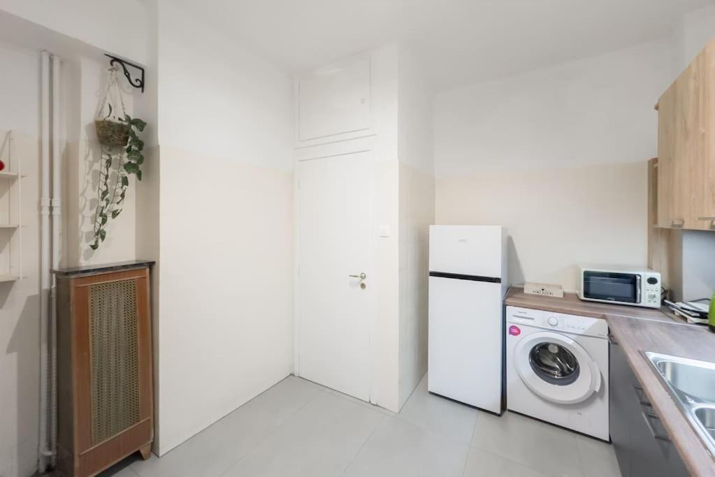 Spacious Urban Apt In The Heart Of Athena Bagian luar foto